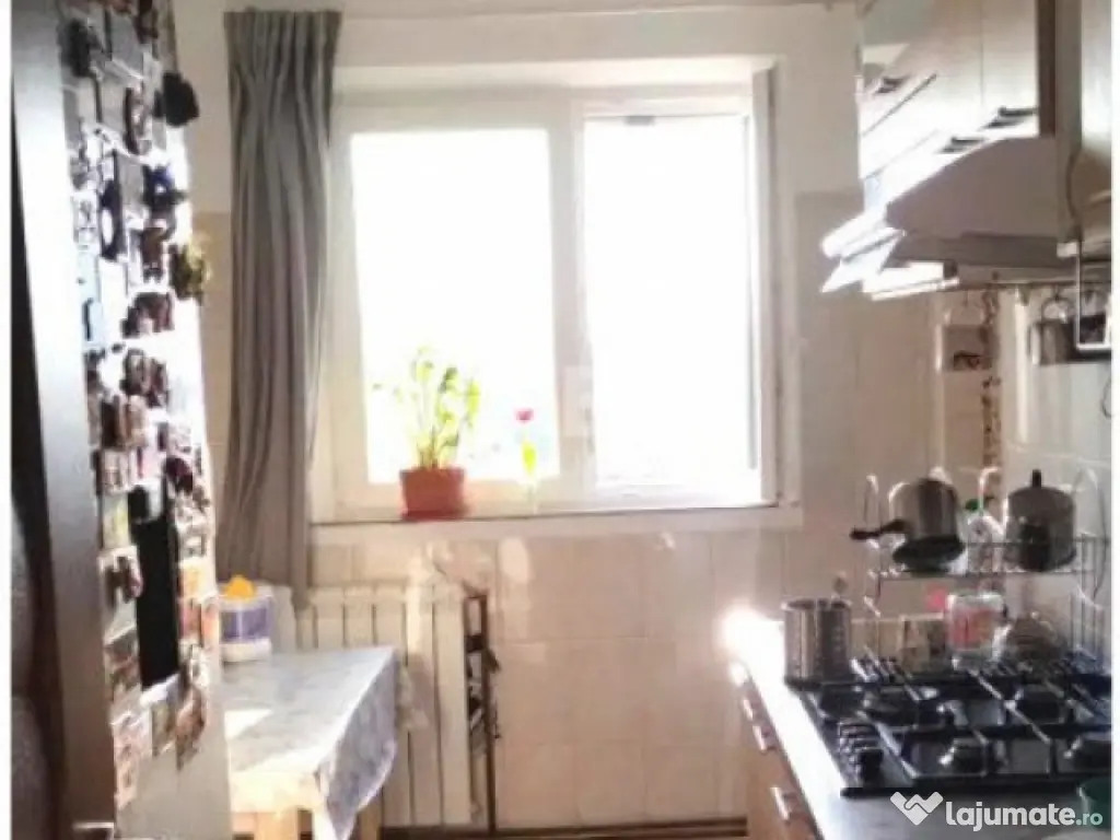 Centru- apartament 3 camere