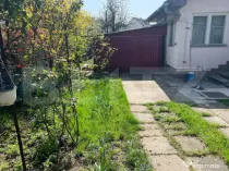 Casă vanzare cu 3 camere in zona Dambu, 877 mp, zona semice