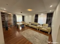 Casa de vanzare cu 5 camere, 200 mp, zona Micro 3