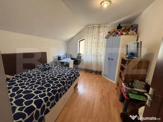 Casa de vanzare cu 5 camere, 200 mp, zona Micro 3