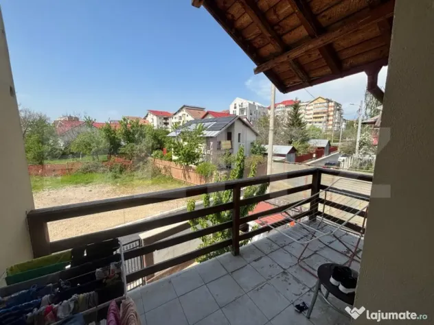 Casa de vanzare cu 5 camere, 200 mp, zona Micro 3