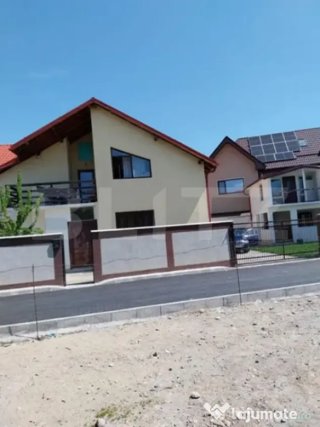 Casa de vanzare cu 5 camere, 200 mp, zona Micro 3