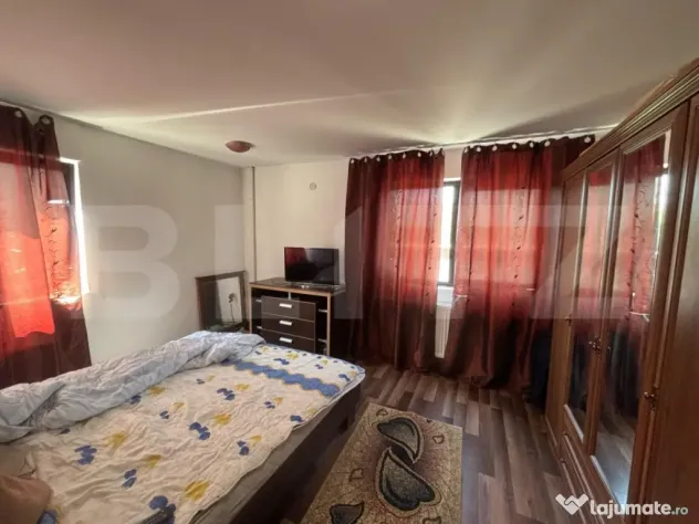 Casa de vanzare cu 5 camere, 200 mp, zona Micro 3