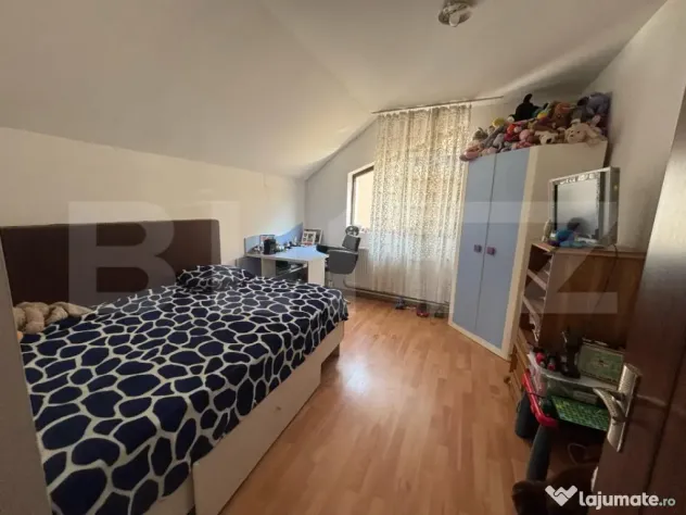 Casa de vanzare cu 5 camere, 200 mp, zona Micro 3