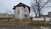 Casă / Vilă cu 12 camere, teren intravilan de 2869mp î... 