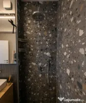 Vedere la mare apartament deosebit mobilat lux chirie termen 