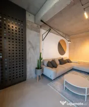 Vedere la mare apartament deosebit mobilat lux chirie termen 