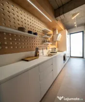 Vedere la mare apartament deosebit mobilat lux chirie termen 