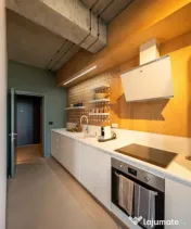 Vedere la mare apartament deosebit mobilat lux chirie termen 