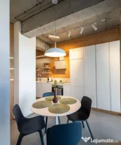 Vedere la mare apartament deosebit mobilat lux chirie termen 