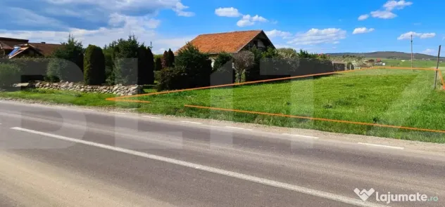 Teren intravilan 2.100 mp – Valea Crișului, la intrare î