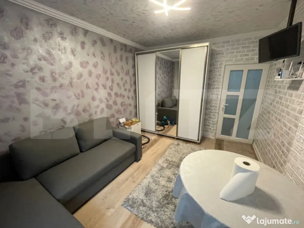 Garsoniera, etaj intermediar, zona Tomesti