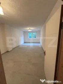 Spatiu birou central, 90mp, Radauti