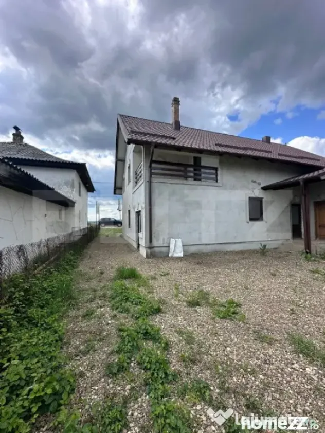 Casa individuala, zona centrala, 200mp, teren 1200 mp, Radau - Radauti (Suceava)