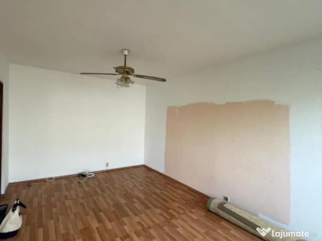 Garsoniera de vanzare, 24 mp, zona Combinat