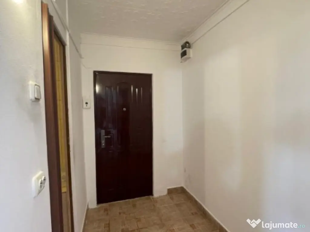 Garsoniera de vanzare, 24 mp, zona Combinat