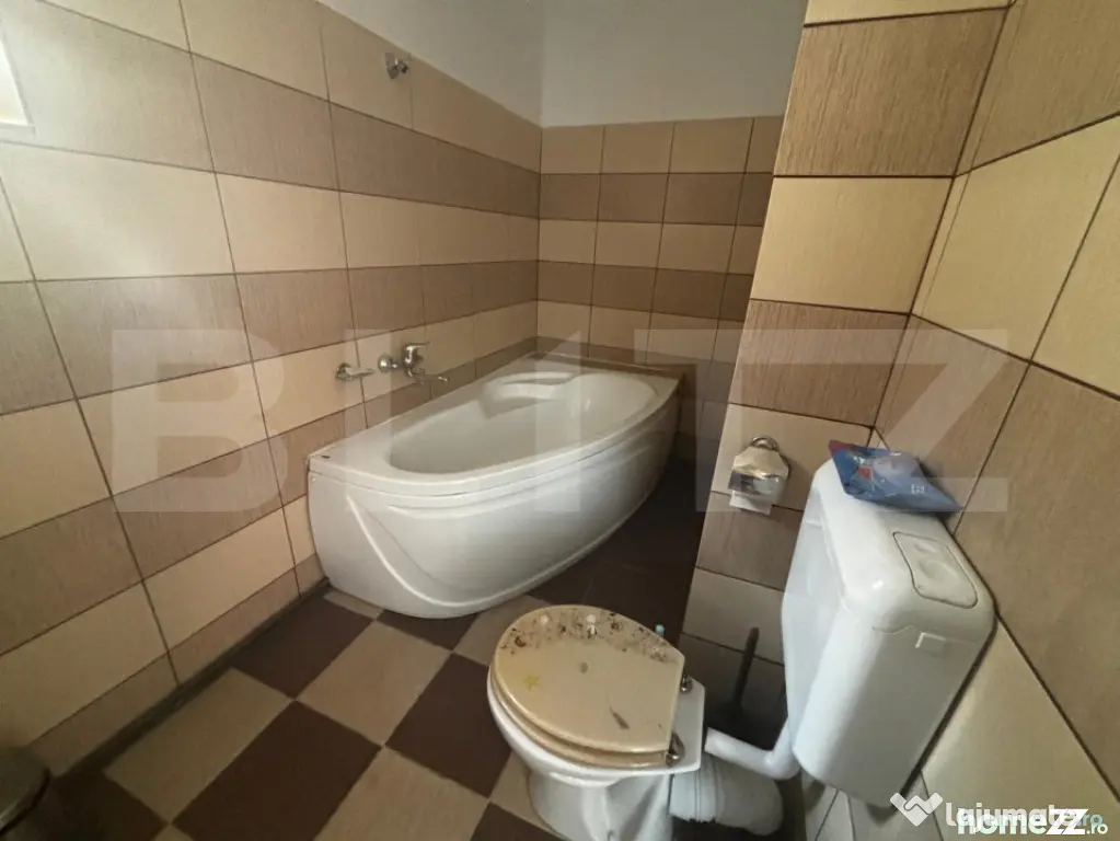 Casă de vanzare, cu 3 camere, 100 mp, zona Burdea - Satu Mare (Satu-Mare)