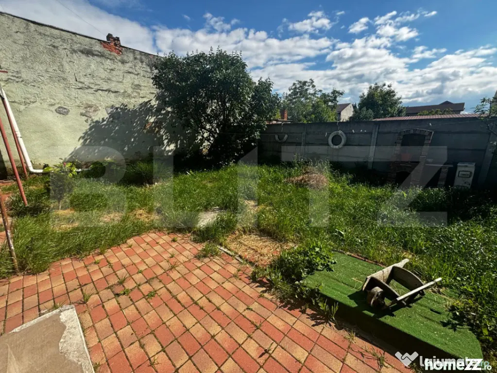 Casă de vanzare, cu 3 camere, 100 mp, zona Burdea - Satu Mare (Satu-Mare)