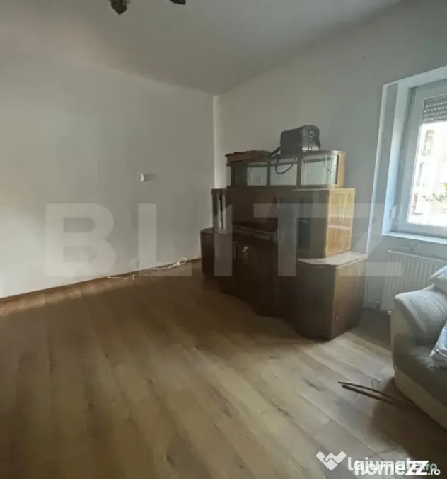 Casă de vanzare, cu 3 camere, 100 mp, zona Burdea - Satu Mare (Satu-Mare)