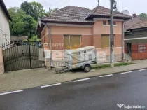 Casă frumoasă - zonă liniștită