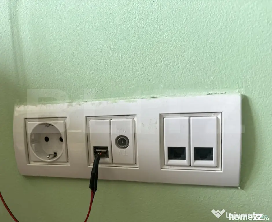 Apartament decomandat cu 3 camere în zona Torontalului