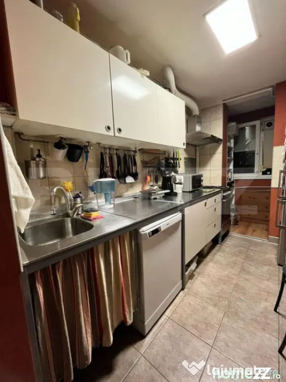 Apartament decomandat cu 3 camere în zona Torontalului