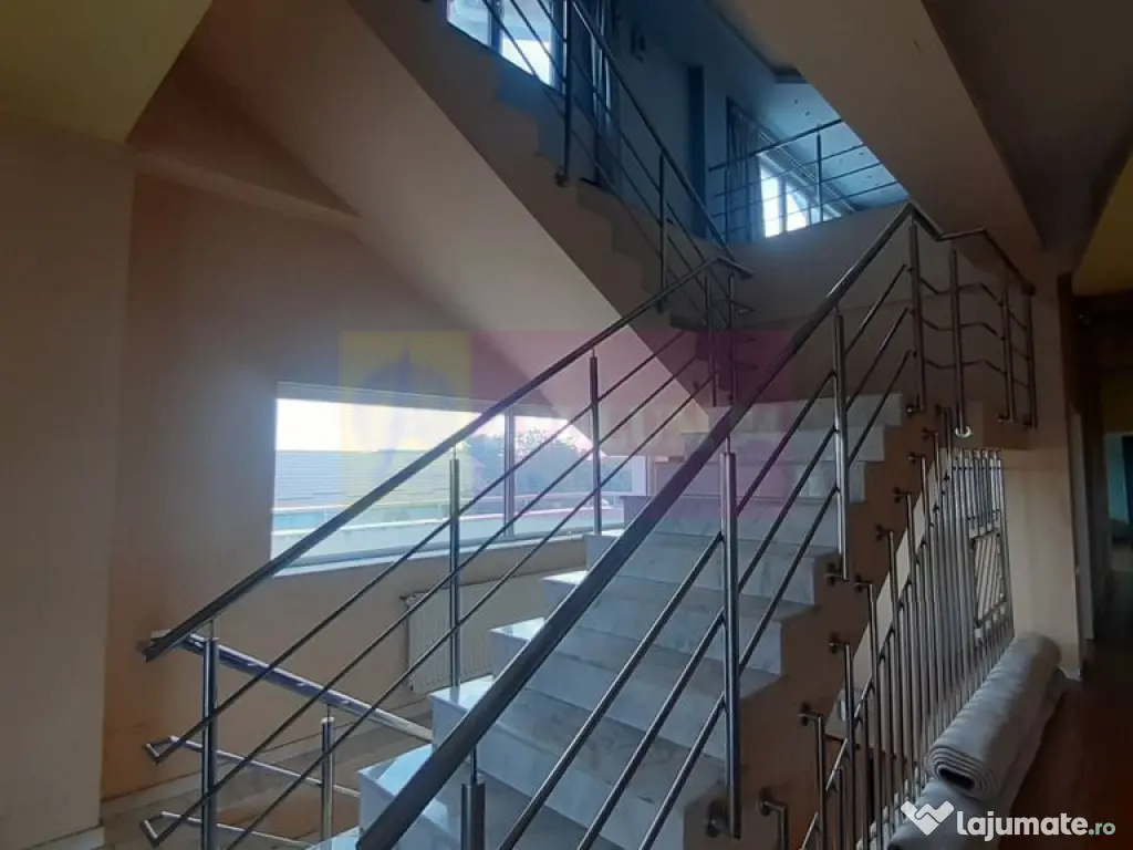 Două Etaje în Vilă în zona Voluntari de Închiriat