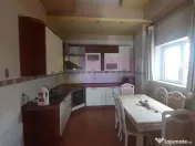 Două Etaje în Vilă în zona Voluntari de Închiriat 