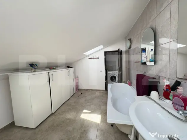 Apartament de 3 camere in zona Campului