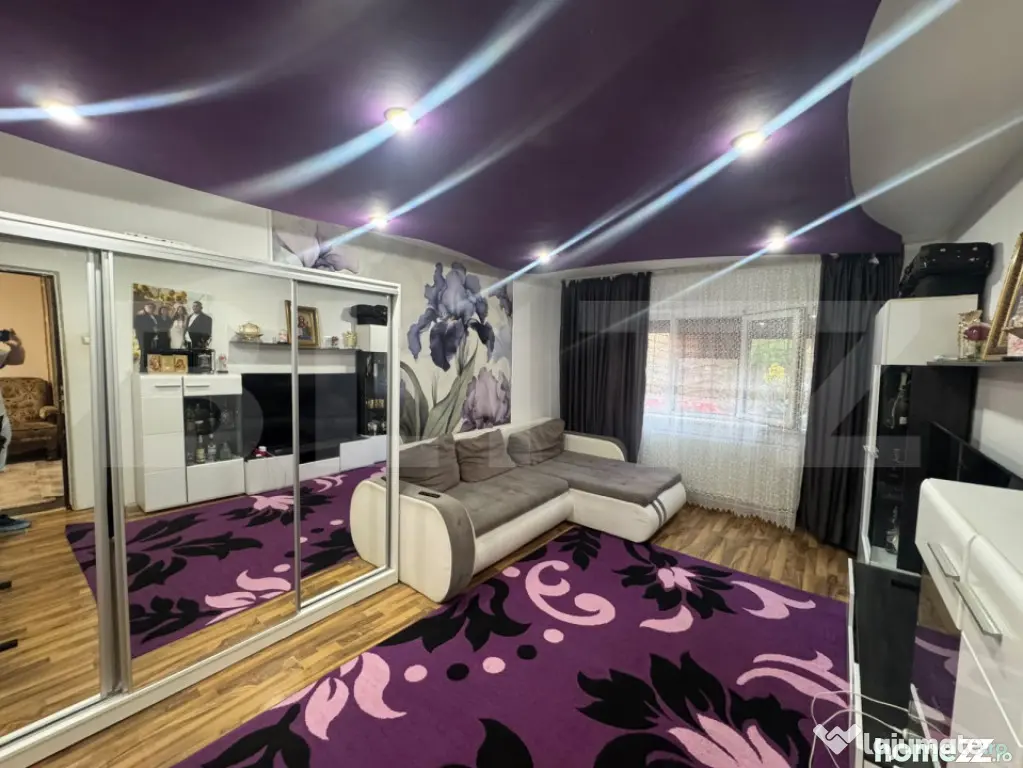 Apartament de 3 camere, decomandat, parter, zona Valea Rosie