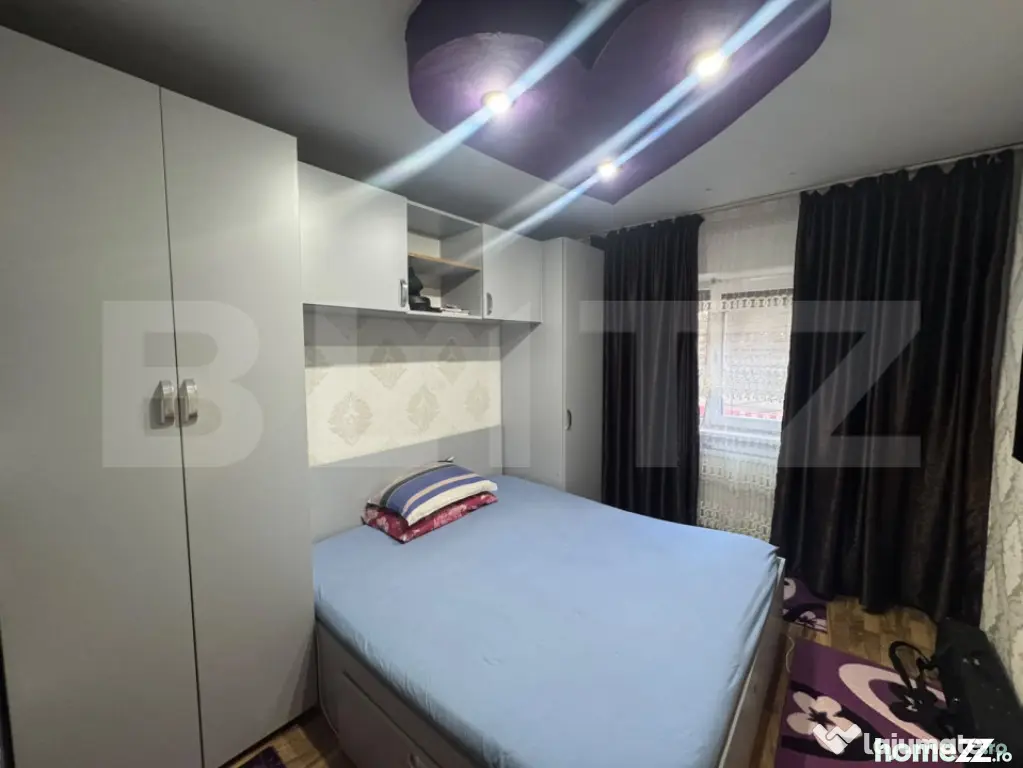 Apartament de 3 camere, decomandat, parter, zona Valea Rosie