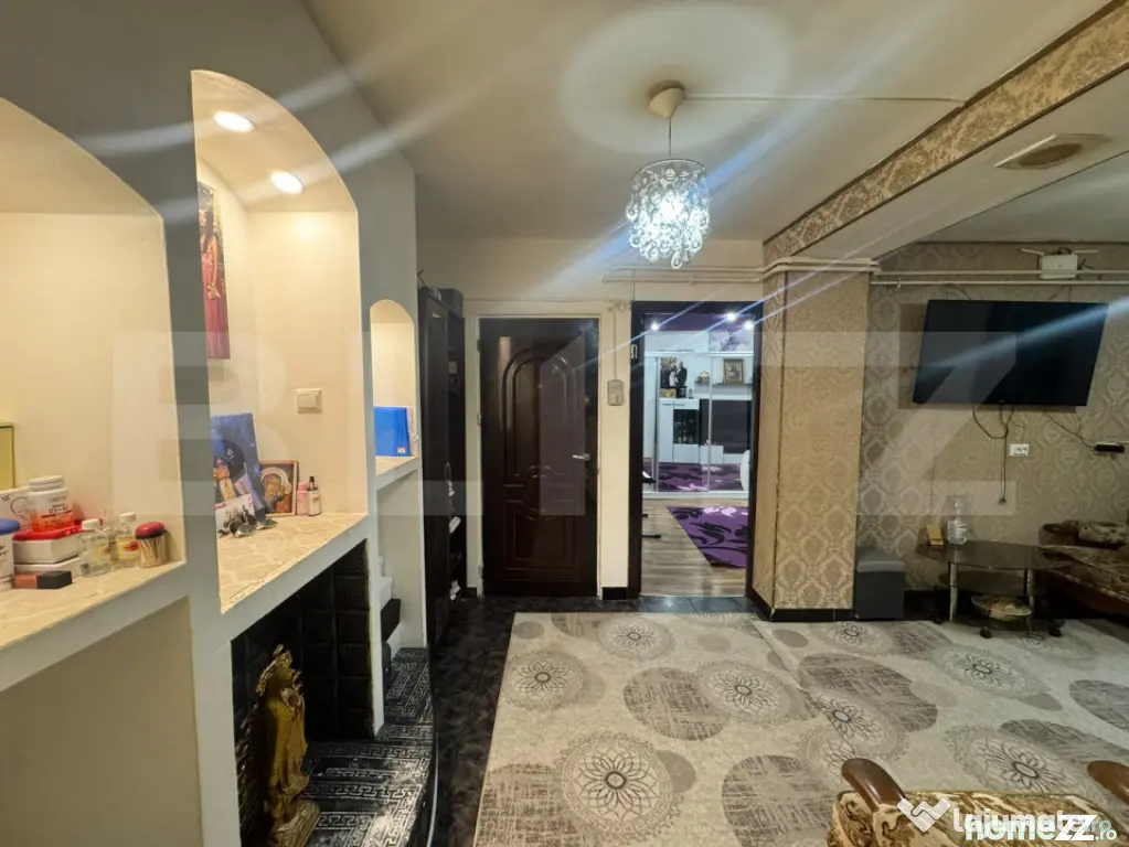 Apartament de 3 camere, decomandat, parter, zona Valea Rosie