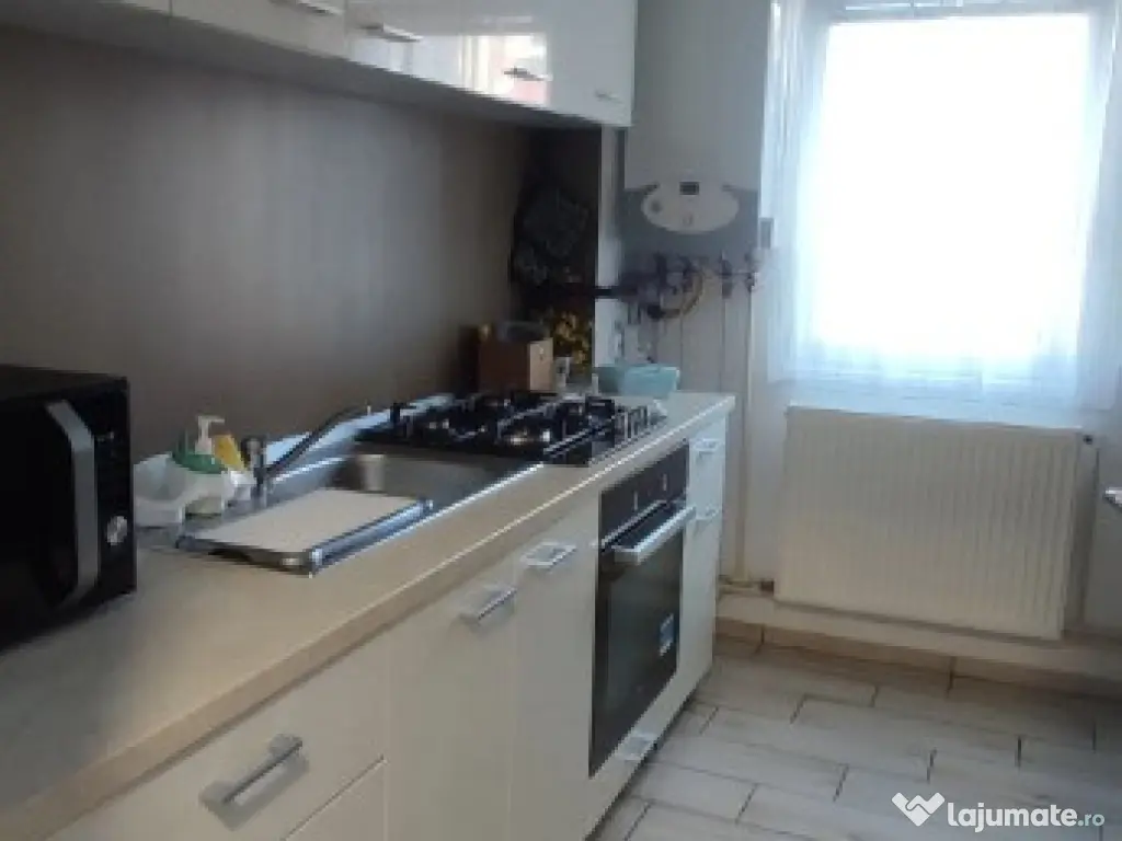 1 camera in zona Centrala