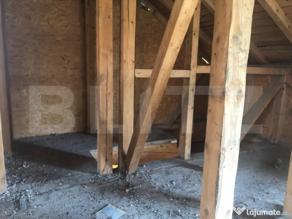 Casă P+M, teren generos 924 mp, Ideală pentru locuit + act