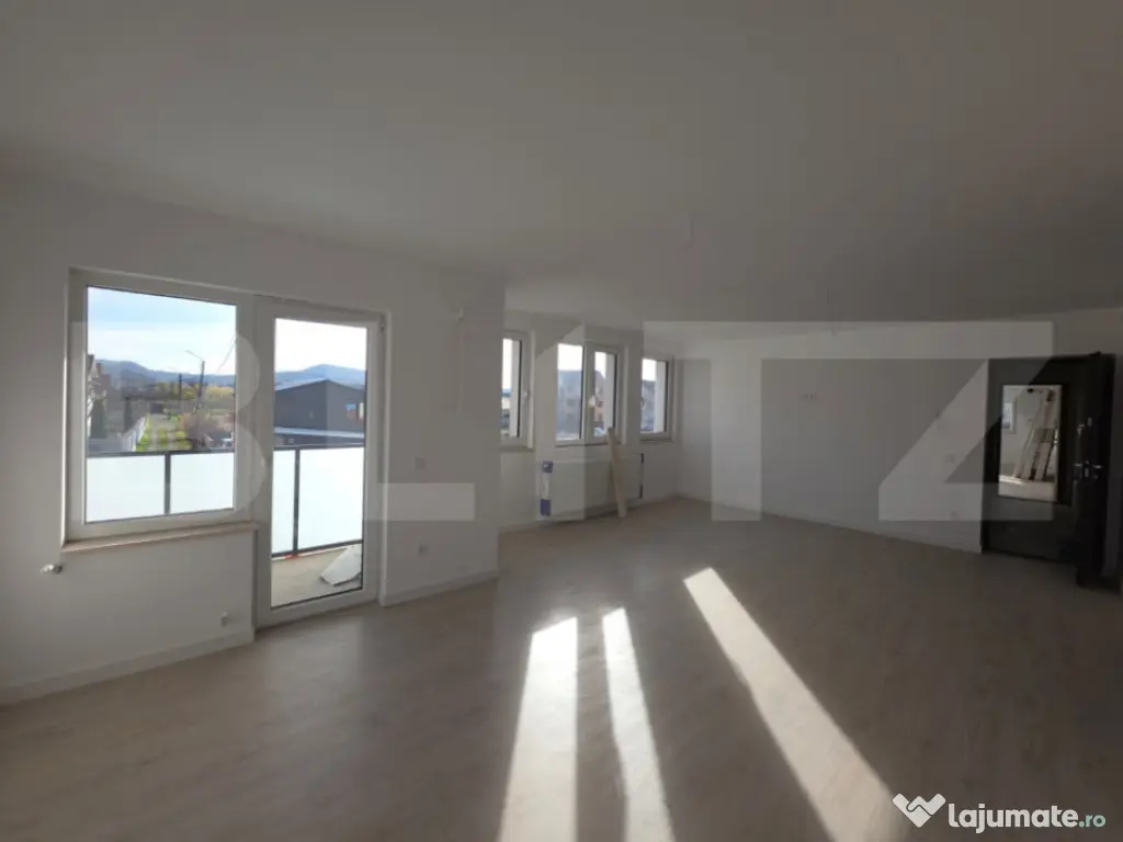 Apartament de 3 camere, bloc nou