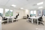 Spațiu de birou privat pentru 3 persoane în Regus Iride Business 