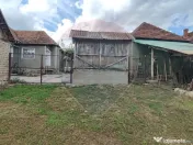 Casă cu 4 camere si teren de vânzare in com. Husasau de... 
