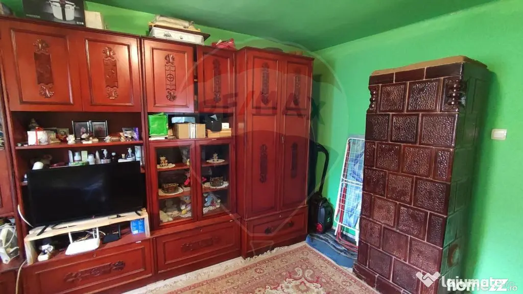 Casă cu 4 camere si teren de vânzare in com. Husasau de...