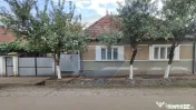 Casă cu 4 camere si teren de vânzare in com. Husasau de... 
