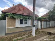Casă cu 4 camere si teren de vânzare in com. Husasau de... 