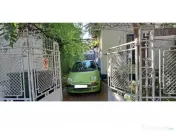 1 Mai Domenii - casa, 4 camere, curte, multiple dependinte, parcare 