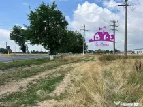 Teren la intrare in localitatea Gepiu