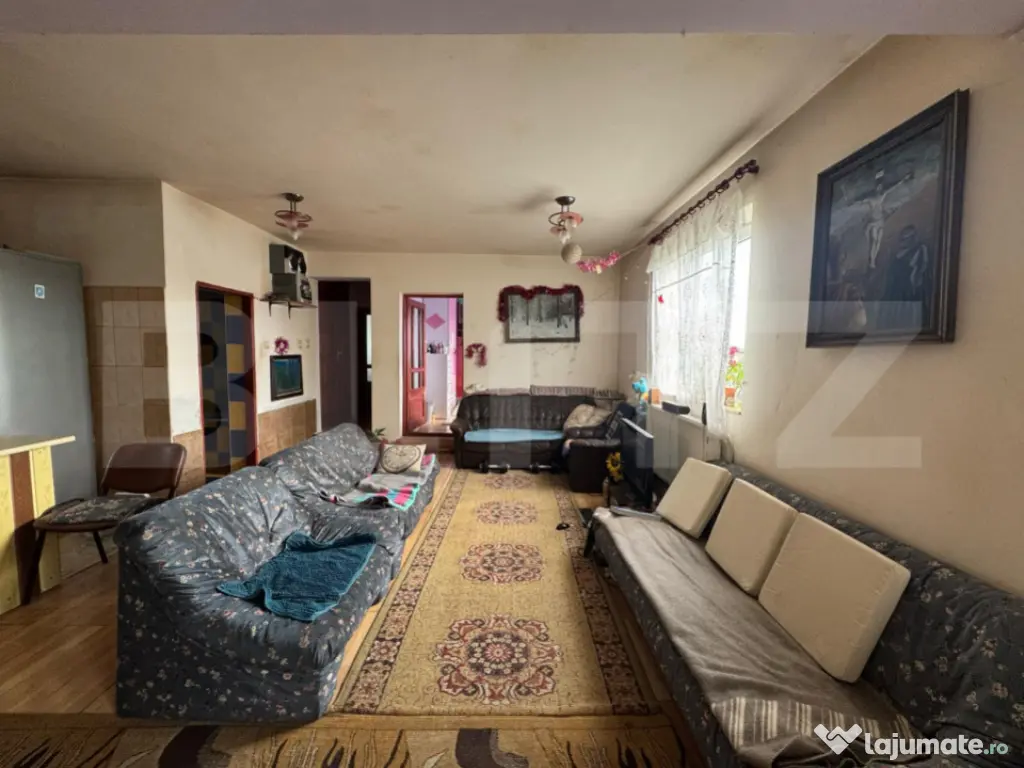 Casa de vanzare, cu 4 camere, 180 mp, in Simeria