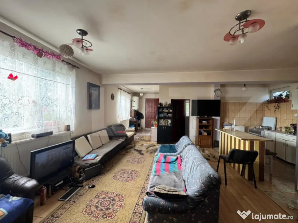Casa de vanzare, cu 4 camere, 180 mp, in Simeria