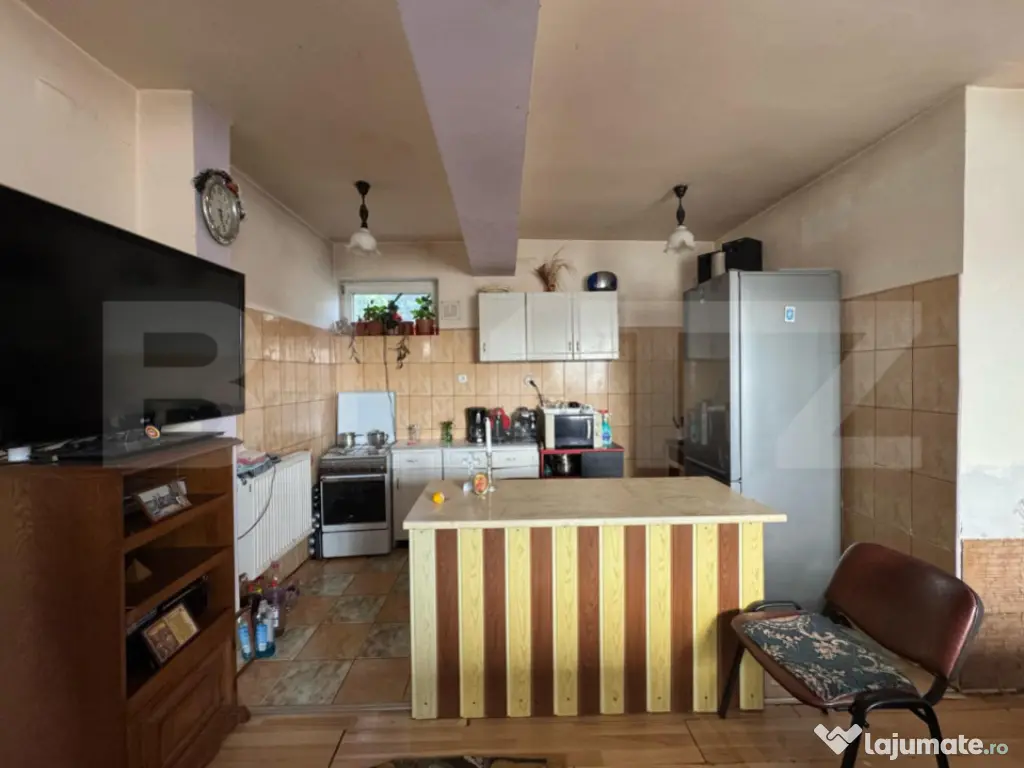 Casa de vanzare, cu 4 camere, 180 mp, in Simeria