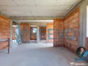 Casă la roșu, Hemeiuș ! 