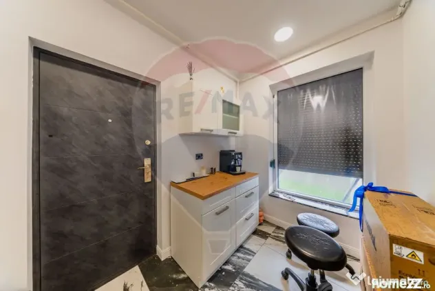Barber shop complet echipat – funcțional imediat, Mica...