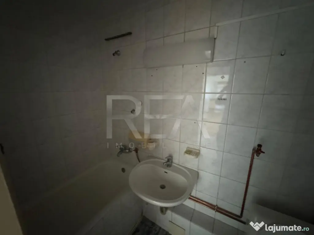 2cam decomandat |Str Pascani | bloc dupa cutremur | 5min met