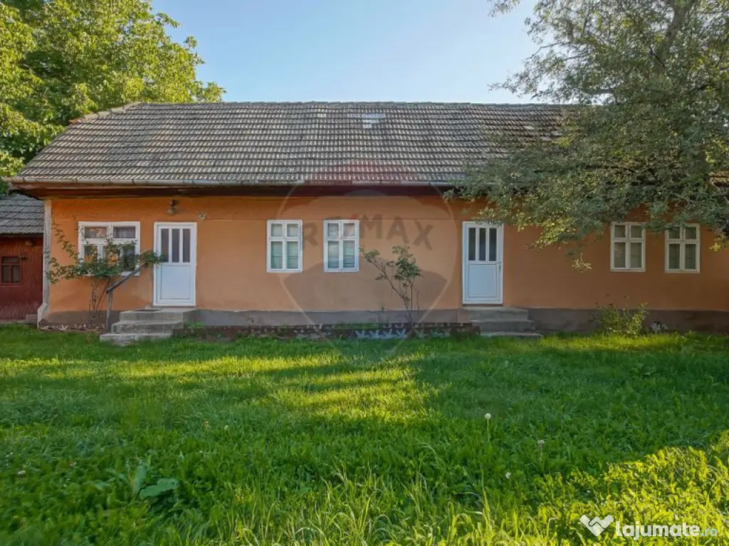 Teren intravilan 7.255 mp +casă rustică – ideal pen...