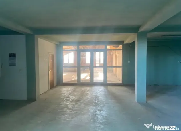 Hala de inchiriat,500 mp,zona Slobozia Sucevei
